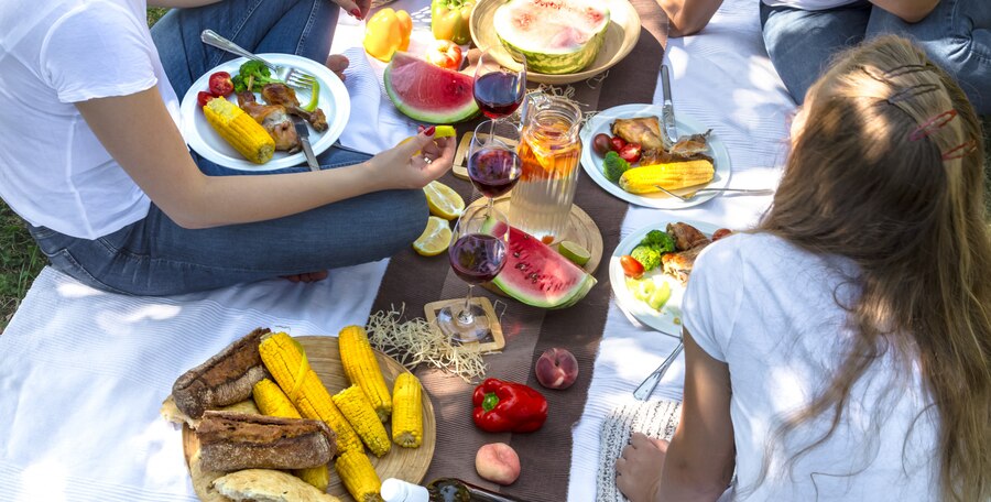 Alimentação deve ser adaptada nos dias mais quentes, orienta nutricionista