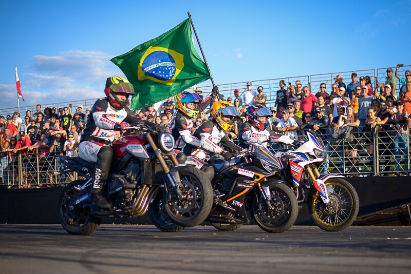 Manobras radicais garantem adrenalina no Barretos Motorcycles