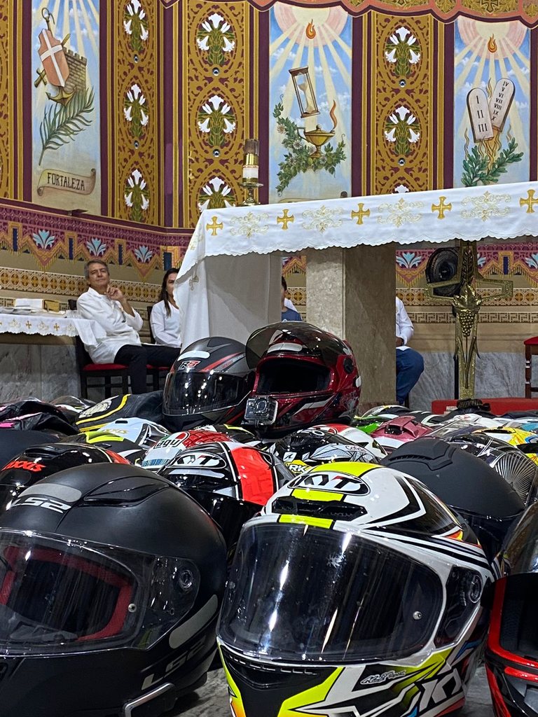 Devoção e fé marcam missa dos motociclistas na Catedral de Barretos