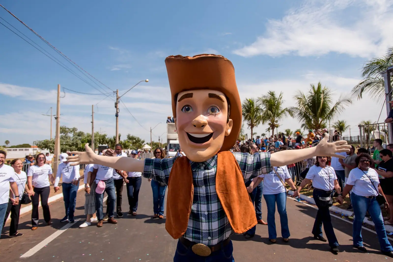 Desfile Cívico, Típico e Folclórico em homenagem aos 169 de Barretos reúne 7 mil pessoas