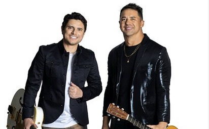 Hugo Pena & Gabriel se apresentam no palco do Villa Country