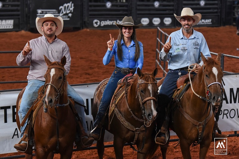 Trios conquistam vagas na primeira semifinal do Team Penning pelo International Rodeo