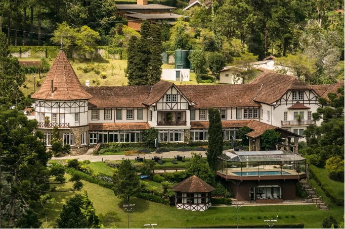 Campos do Jordão: novo museu reúne mais de 100 carros históricos